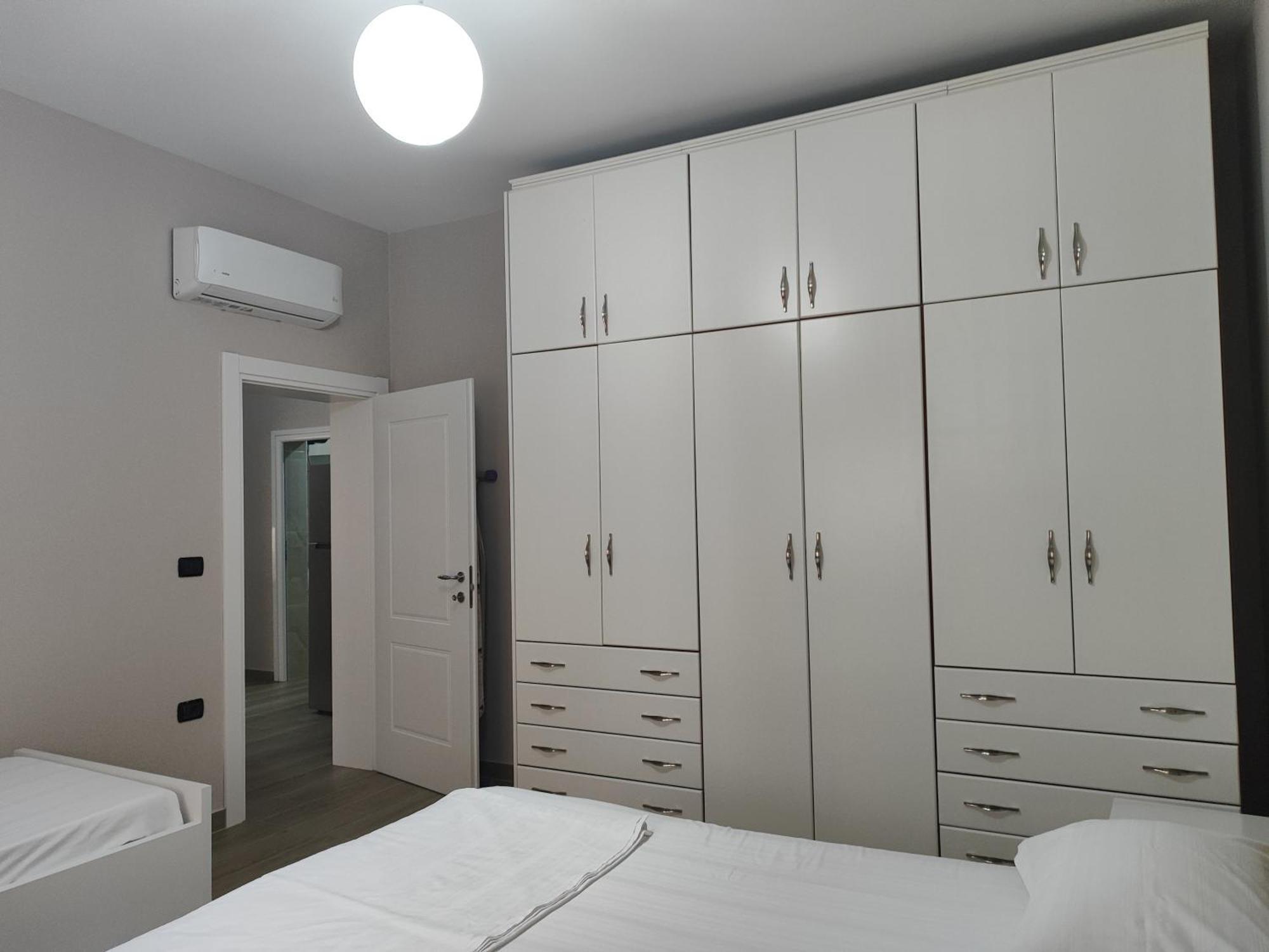 Large Apartment Wlora Zewnętrze zdjęcie