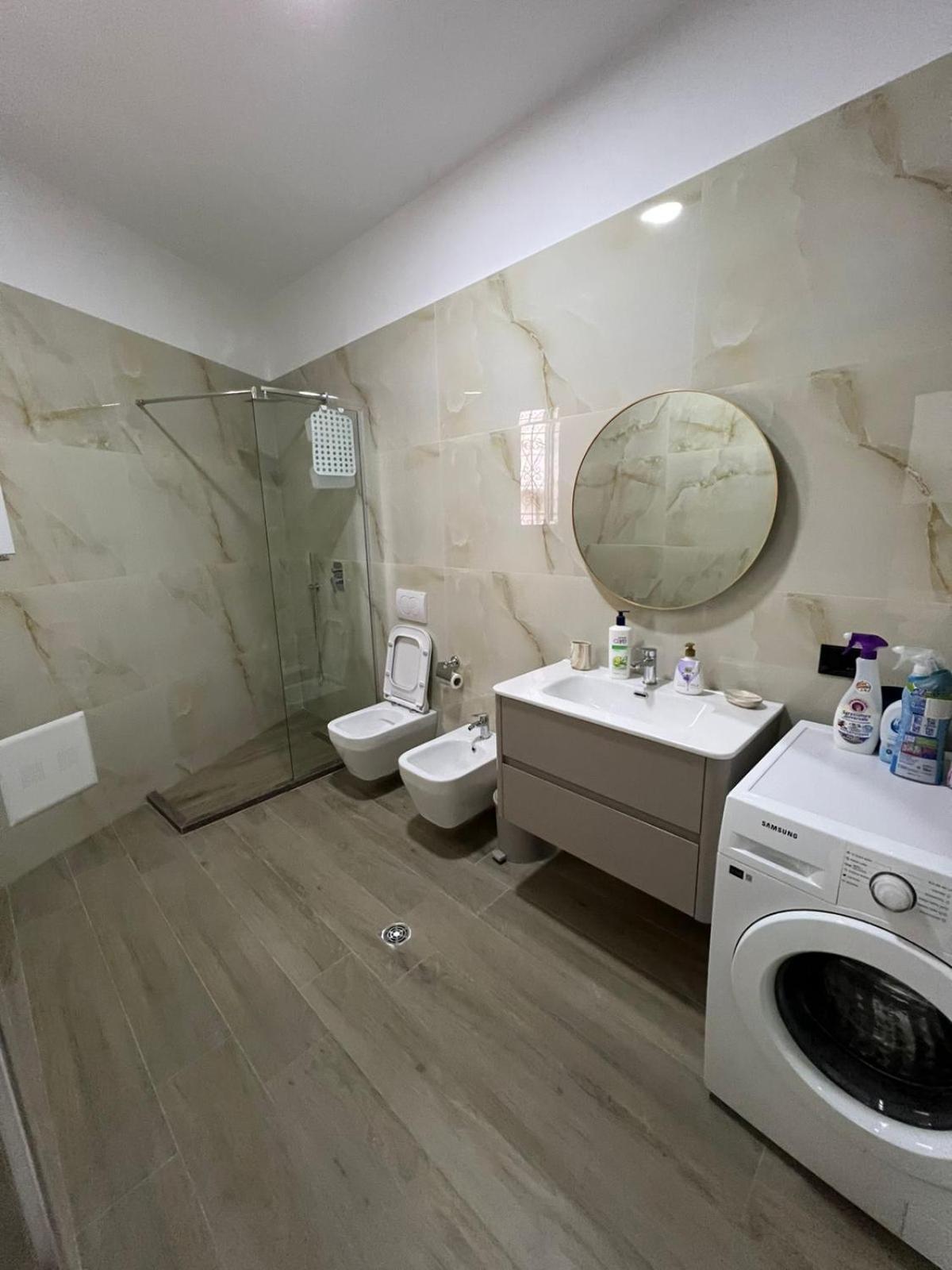 Large Apartment Wlora Zewnętrze zdjęcie