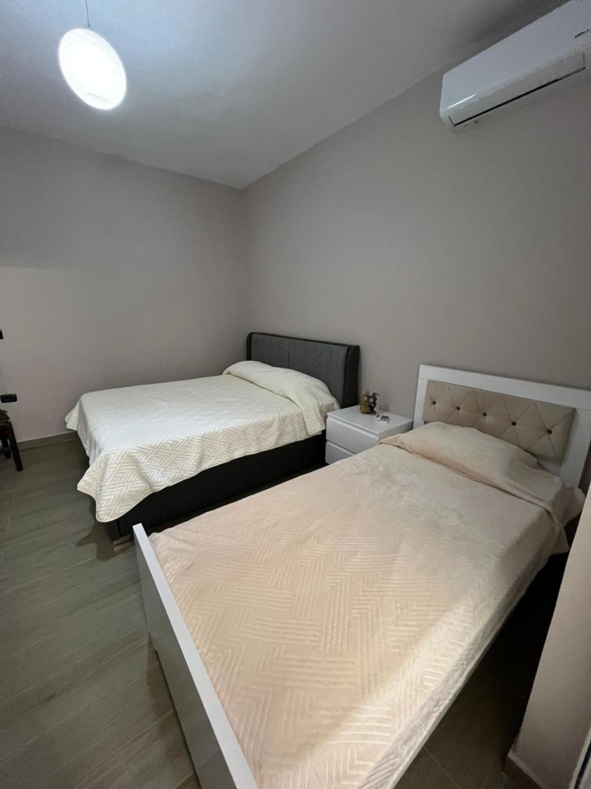 Large Apartment Wlora Zewnętrze zdjęcie